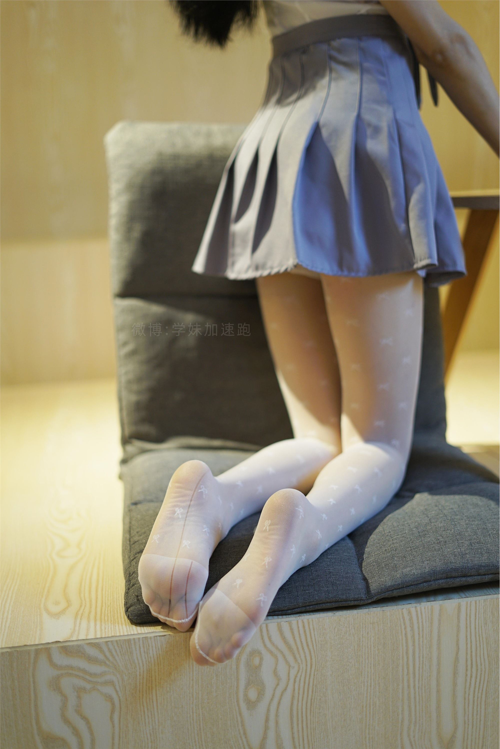 学妹加速跑 XM090《白丝小阿萌-萌萌》